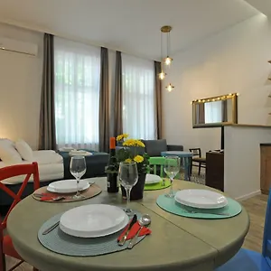 Apartment M37